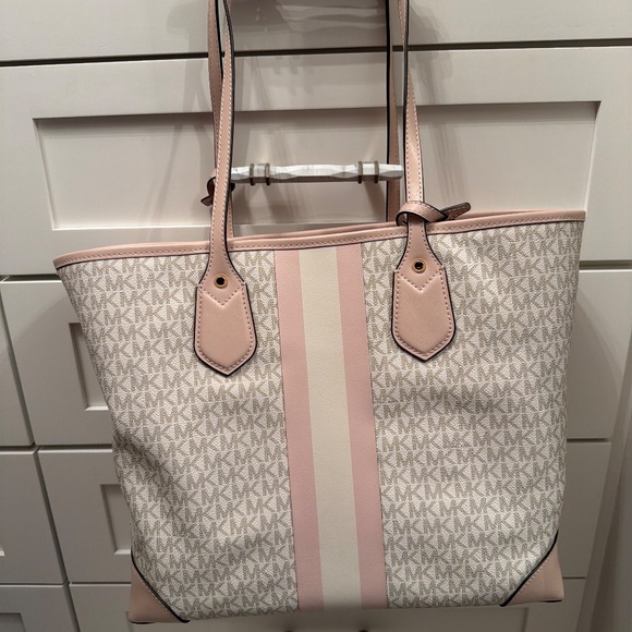 Michael Kors Eva large tote - Picture 3 of 4